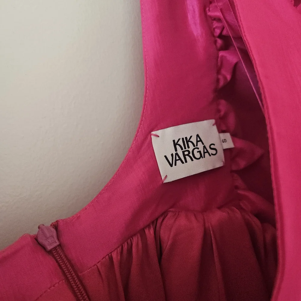 Kika Vargas Fuchsia Mini Dress with Dramatic Sleeves, and Pockets! - Picture 6 of 6